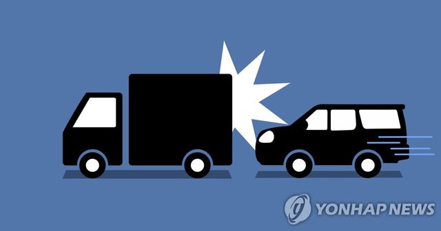 SUV - 화물차 추돌사고 (PG)