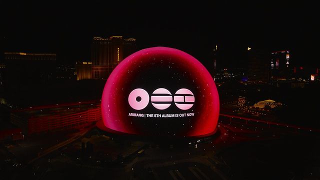 붉은빛으로 물든 미국 라스베이거스…BTS '더 시티 아리랑'