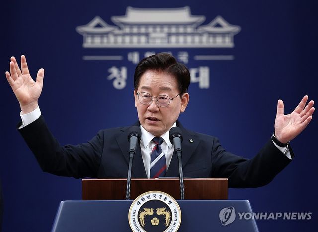 답변하는 이재명 대통령