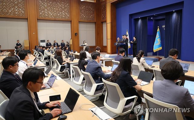 G7 정상회의·유럽순방 결과 직접 브리핑하는 이재명 대통령