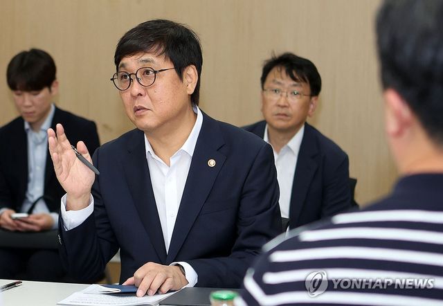최휘영 장관, 핸드볼경기장 입주 종목단체 추가 대책 회의 발언