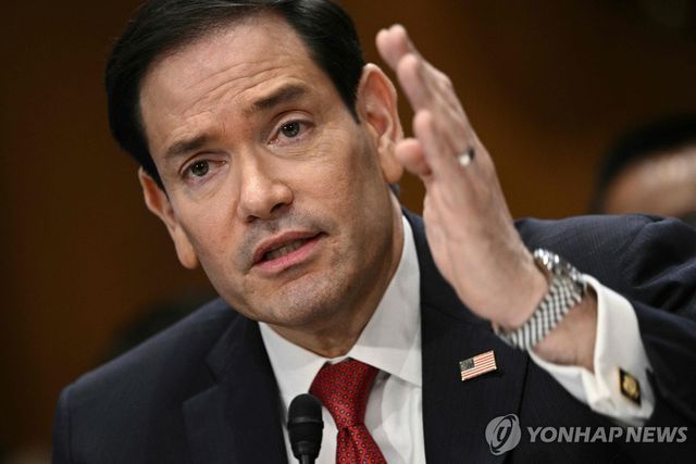 상원서 답변하는 루비오 국무장관