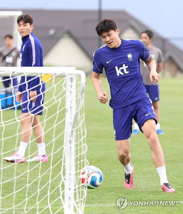 훈련하는 김민재