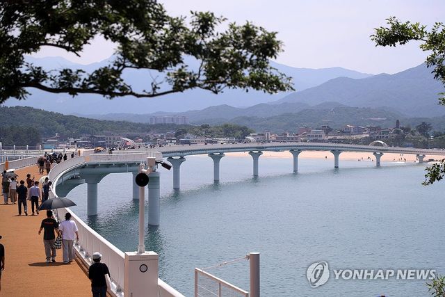바다 위를 걸어요