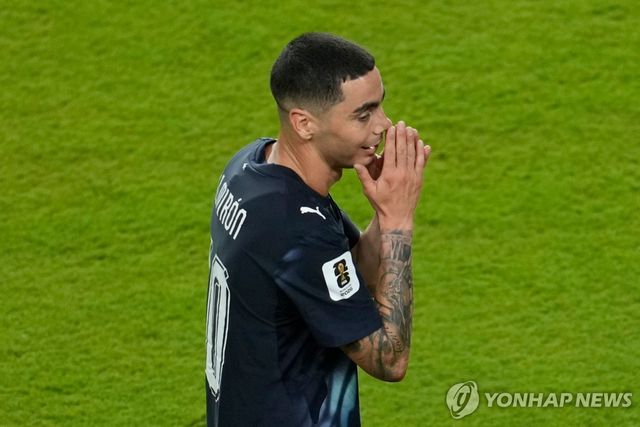 파라과이 미드필더 알미론