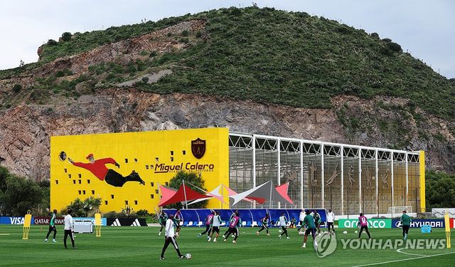 훈련하는 남아공 선수들