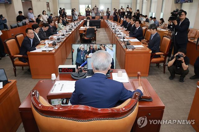 '투표용지 부족 사태' 선관위 국조특위 본격 가동