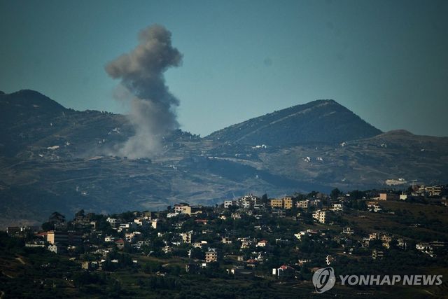 레바논 남부에 피어오르는 공습 연기