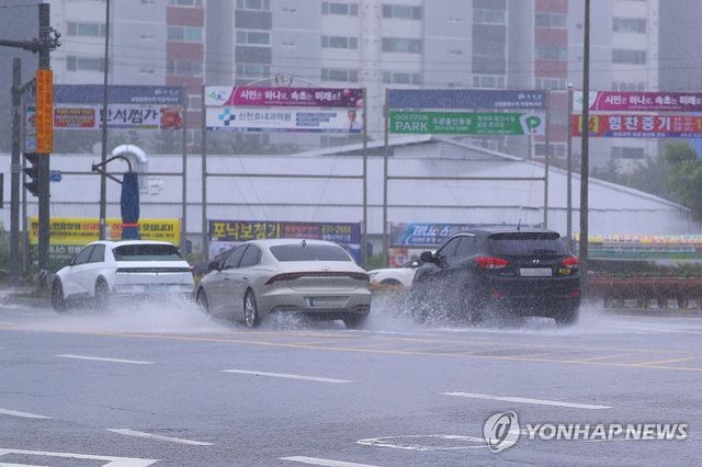 호우 특보 내려진 강원 동해안