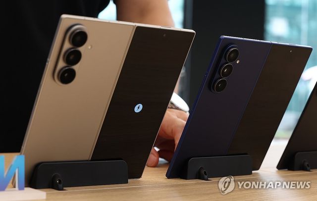 갤럭시 Z 폴드 7, 화면 크기로 압도