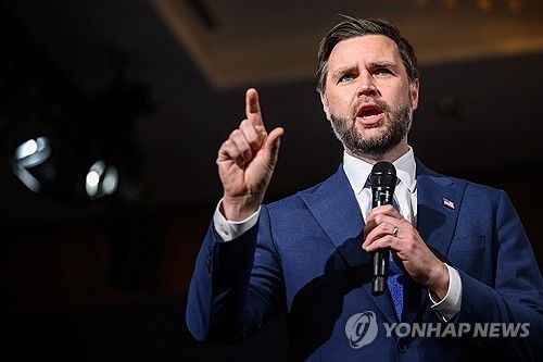 이란과의 회담에 앞서 발언하는 JD 밴스 미국 부통령