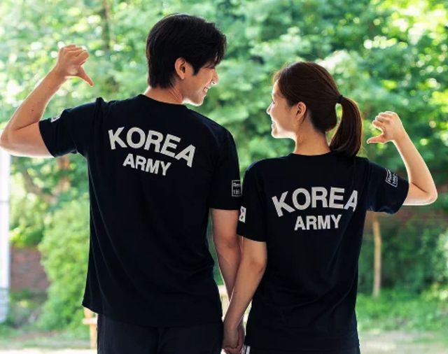 후원자들을 위한 특별판 로카 티셔츠 뒷모습