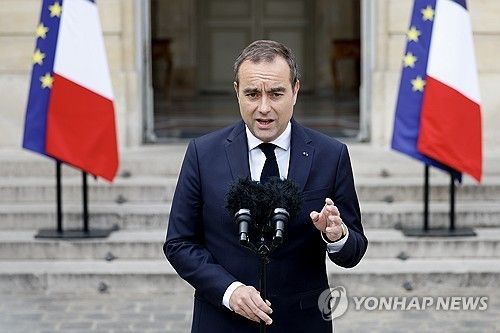 프랑스 세바스티앵 르코르뉘 총리