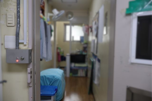 청주여자교도소의 실제 독방 모습