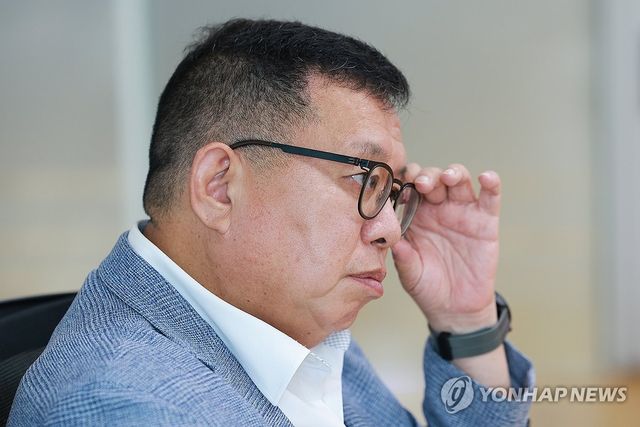 연합뉴스와 인터뷰 중인 전인범 전 특전사령관