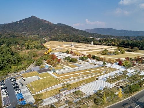 국립익산박물관과 미륵사지 일대 모습 