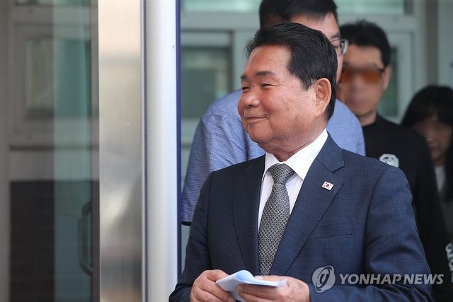 항소심에서도 당선무효형 선고받은 신경호 강원교육감