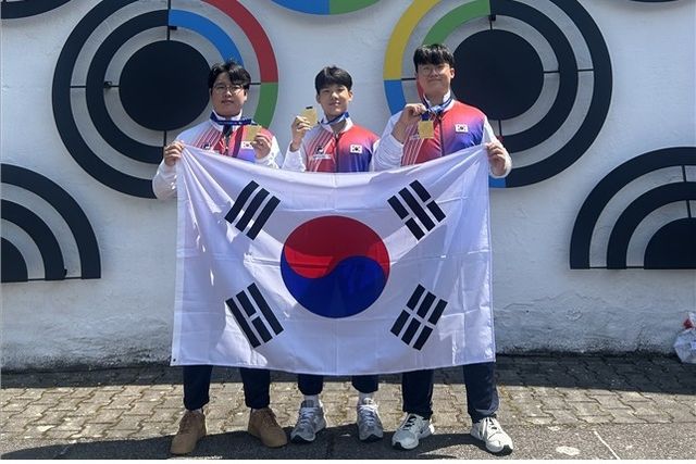 주니어 세계선수권대회에서 금메달을 합작한 한국 남자 권총