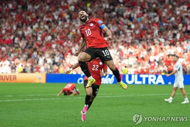 골세리머니를 펼치는 이집트의 무함마드 살라흐