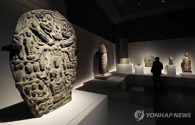 사위성에서 일어난 신비로운 기적을 묘사한 비석