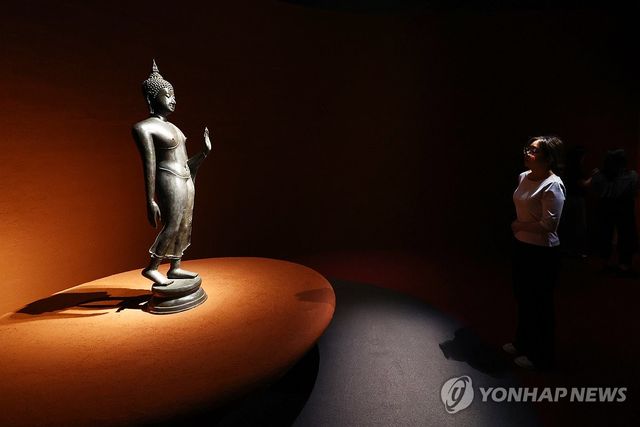 태국 불교미술을 대표하는 문화유산 '걷는 부처'