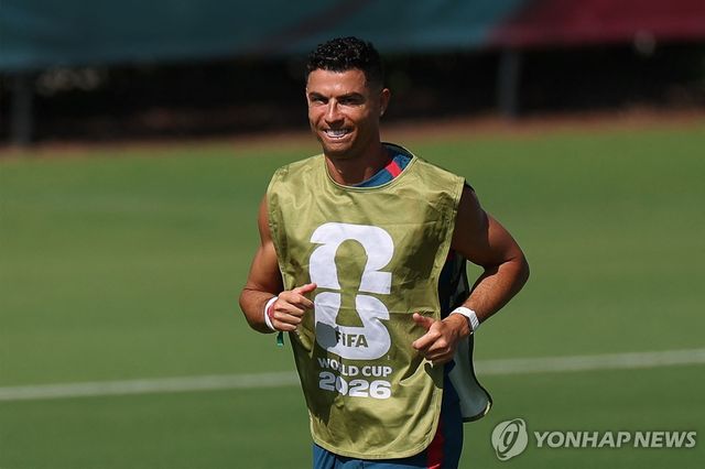 우즈베크전을 앞두고 훈련하는 호날두