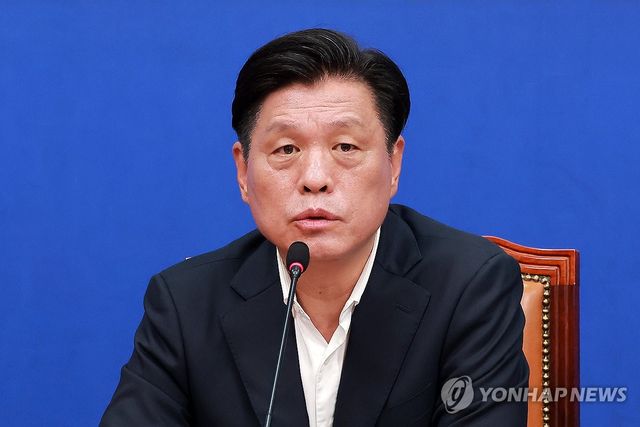 현안 관련 기자 간담회하는 민주당 조승래 사무총장