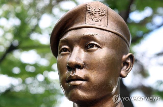 정부, 김오랑 중령 '충무 무공훈장' 추서
