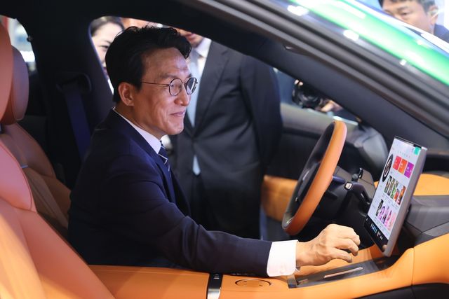 중관춘 전시시설 방문한 김민석 국무총리