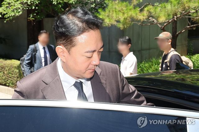 중앙그룹 계열사 회생 신청 심문 마친 홍정도 부회장