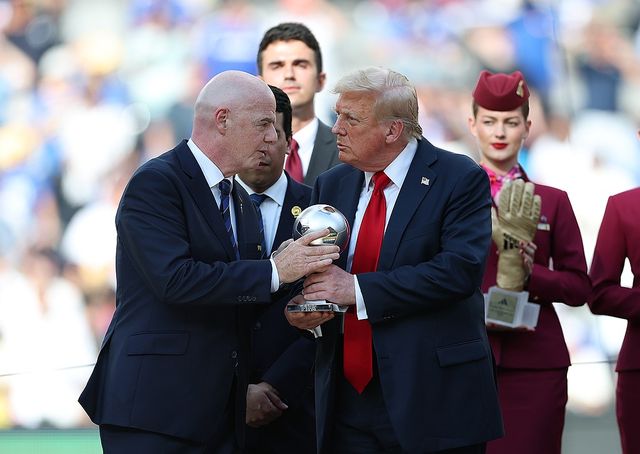 지난해 2025 FIFA 클럽월드컵 결승전에 참석한 도널드 트럼프 미국 대통령(우)