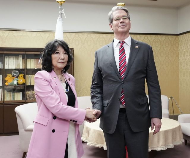 가타야마 일본 재무상(왼쪽)과 베선트 미국 재무장관