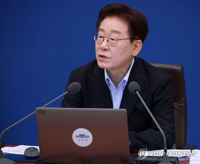 국무회의 발언하는 이재명 대통령