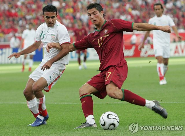 2006년 6월 17일 독일 월드컵 이란과의 경기에 출전했던 호날두