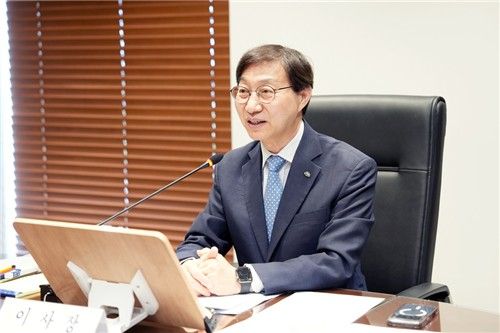 온라인 설명회서 발언 중인 김성주 국민연금공단 이사장