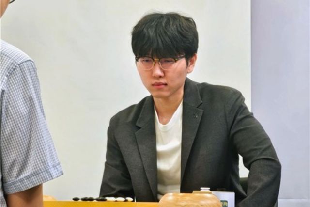 신진서 9단이 쏘팔코사놀 6연패 달성을 눈앞에 뒀다.
