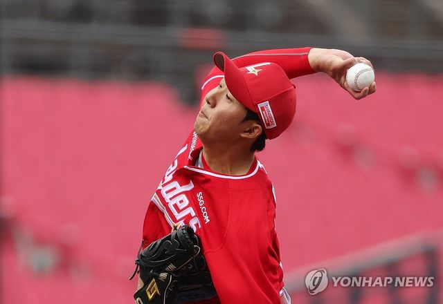투구하는 김민준