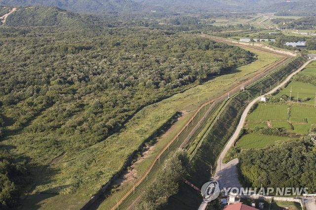 강원도 철원군 중부전선 DMZ
