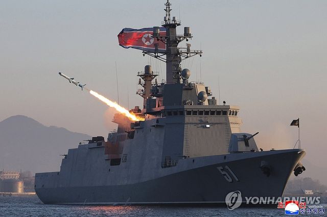 북한 구축함, 미사일 발사 