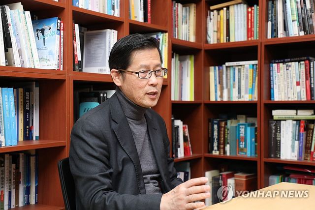 연합뉴스와 인터뷰 중인 정성장 세종연구소 부소장