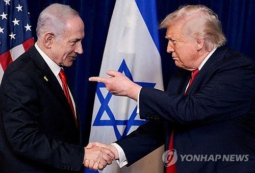 도널드 트럼프 미국 대통령(오른쪽)과 베냐민 네타냐후 이스라엘 총리(왼쪽)