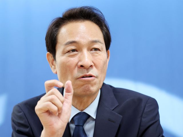 연합뉴스와 인터뷰하는 우상호 강원도지사 당선인