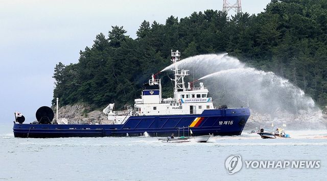 2024년 7월 전남 고흥군 우두해역서 진행된 민·관·경 합동 적조 방제 모의 훈련