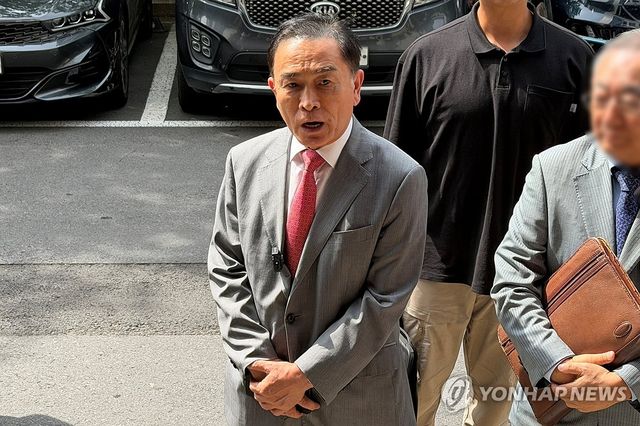 제주지법 출석한 태영호 전 의원