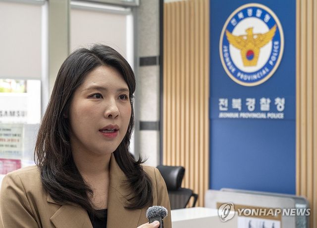 질문에 답하는 김슬지 도의원