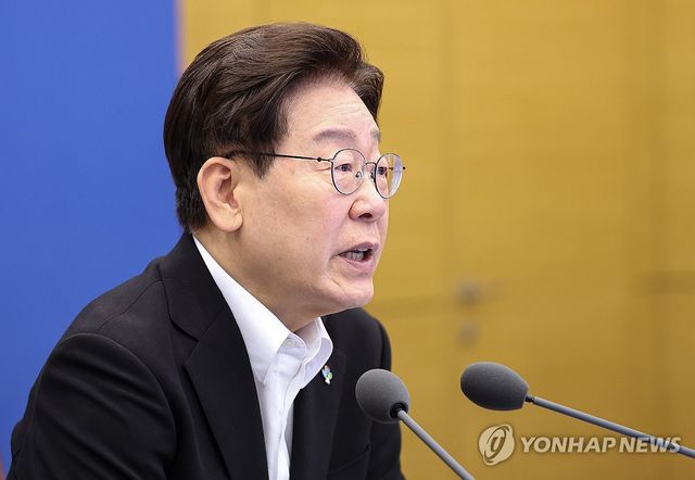 수석보좌관회의, 발언하는 이재명 대통령