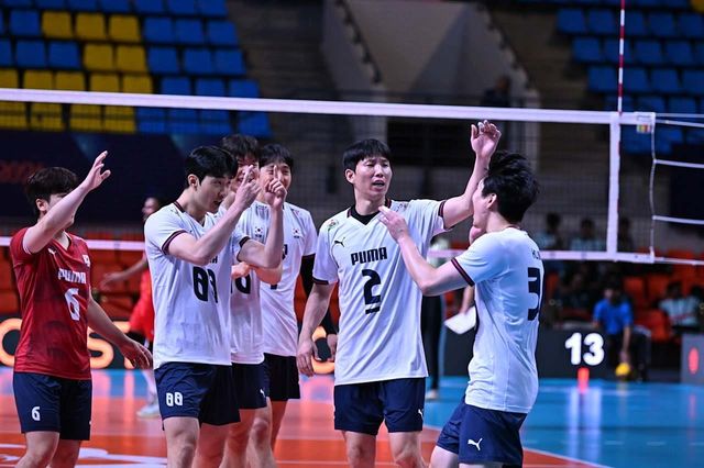 오만을 꺾고 조 1위로 나선 한국 남자배구