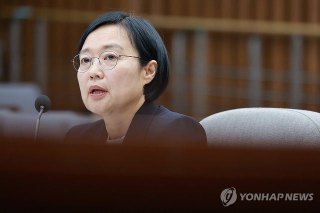 질의에 답하는 한성숙 국무총리 후보자