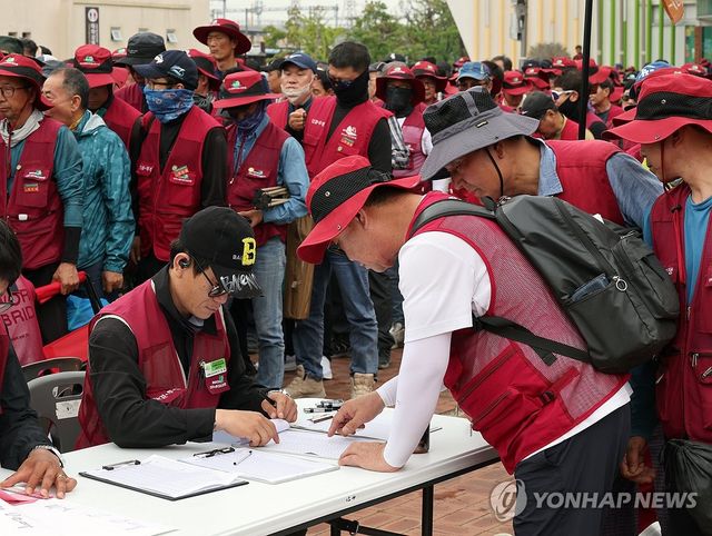 파업 찬반투표 하는 울산플랜트건설노조