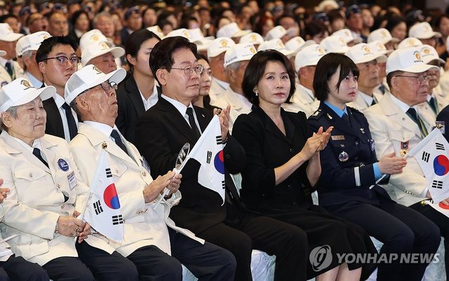 6·25 기념식 참석한 이재명 대통령 부부